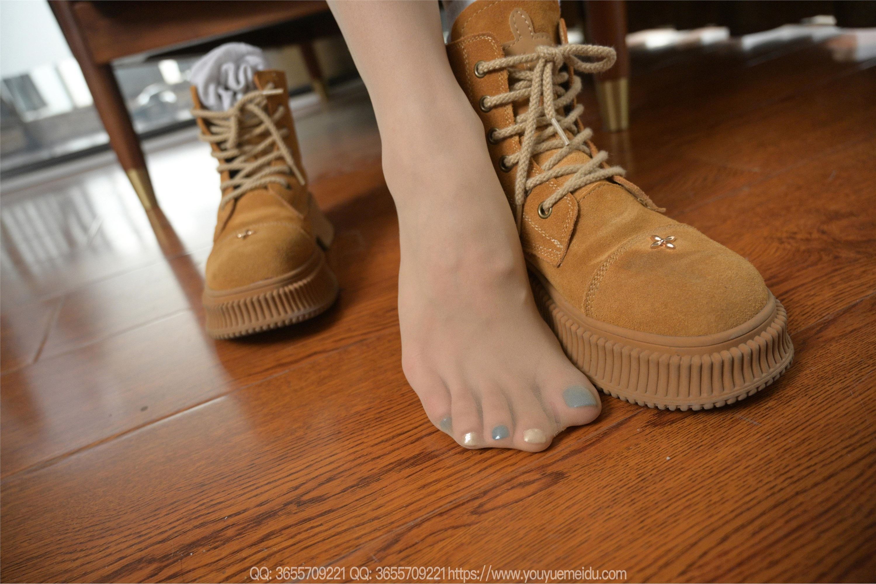 IESS异思趣向  2025.05.15 丝享家 2054 兔兔《白袜靴子》